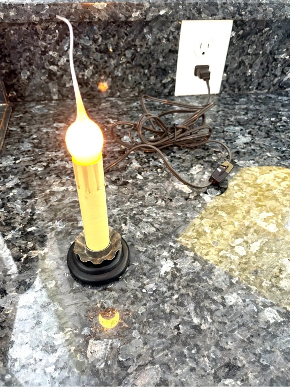 Vintage-Style Electric Candle - Picture 6 of 12